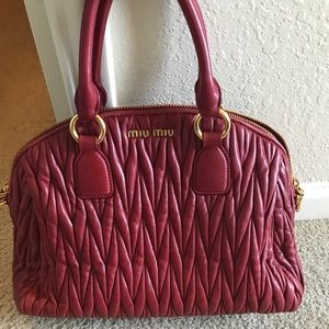 MIU MIU Bauletto bag. In color Rubino.